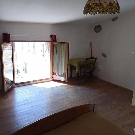 Maison Dans Village Rural * Saint-Louis-et-Parahou